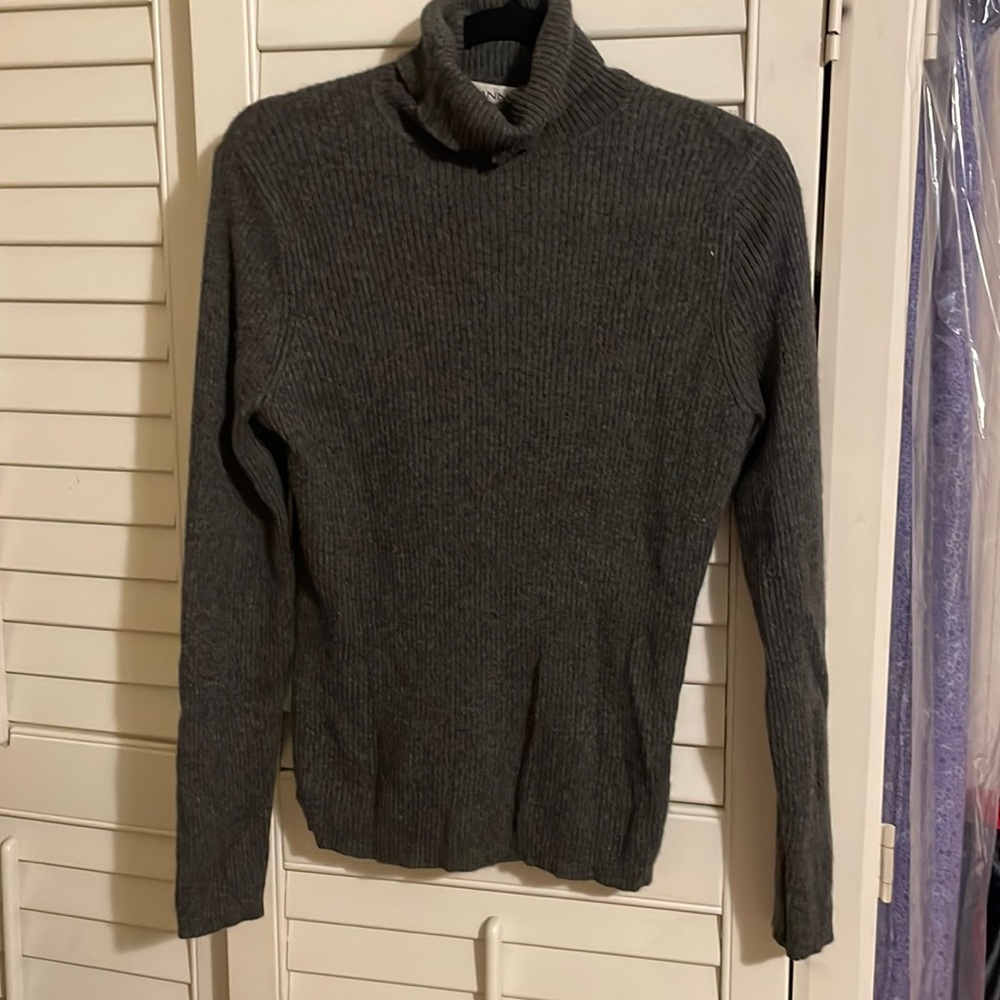 100% cashmere sweater